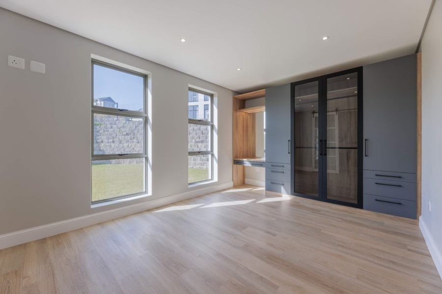 4 Bedroom Property for Sale in Kingswood Golf Estate Western Cape